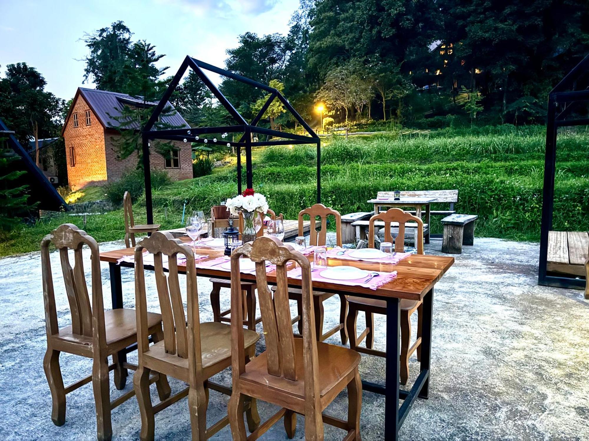 Ban Kaew Mo Ra Glamping & Restaurant Hotel Pang Mapha Exterior foto