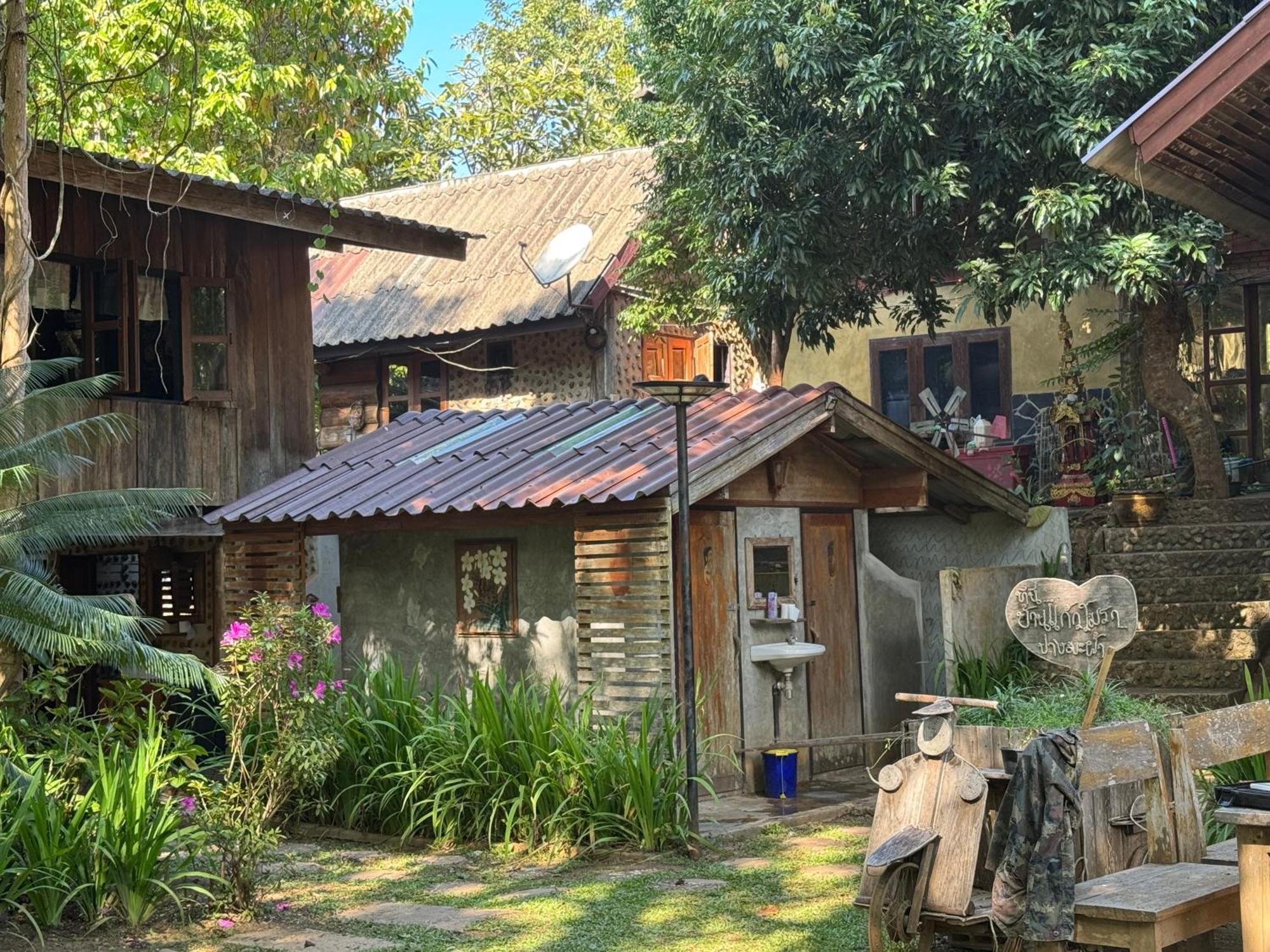 Ban Kaew Mo Ra Glamping & Restaurant Hotel Pang Mapha Exterior foto